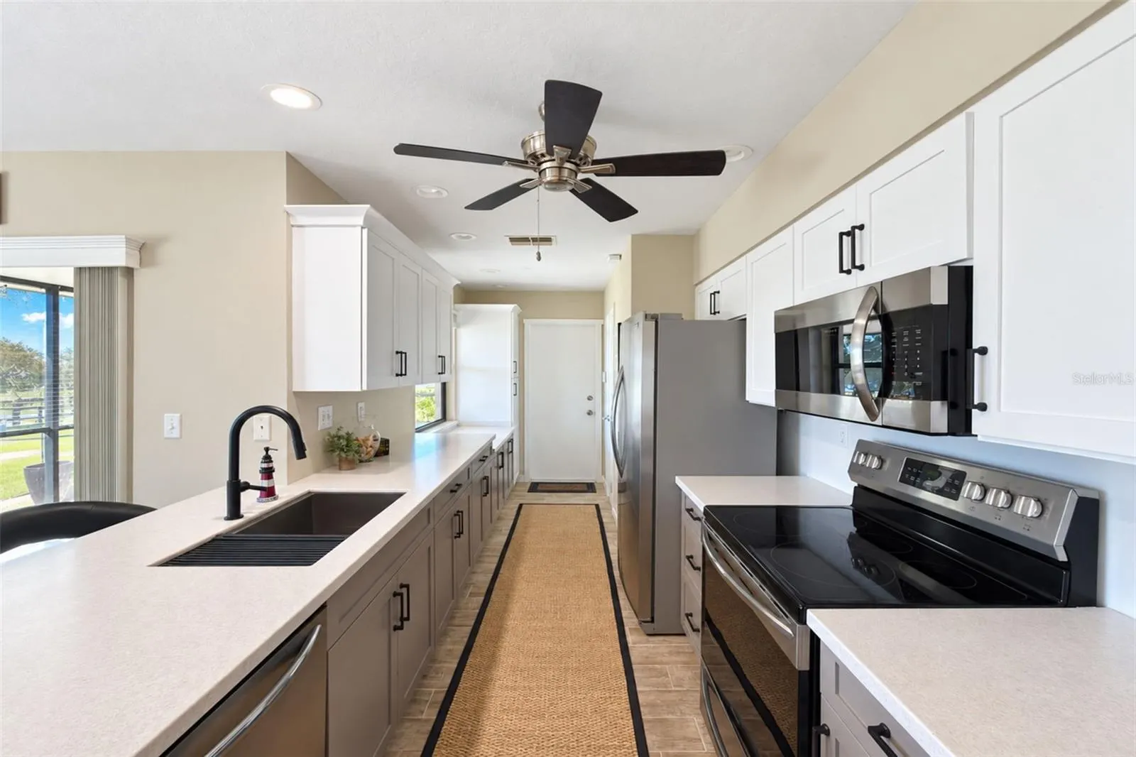 258 ANNAPOLIS LN