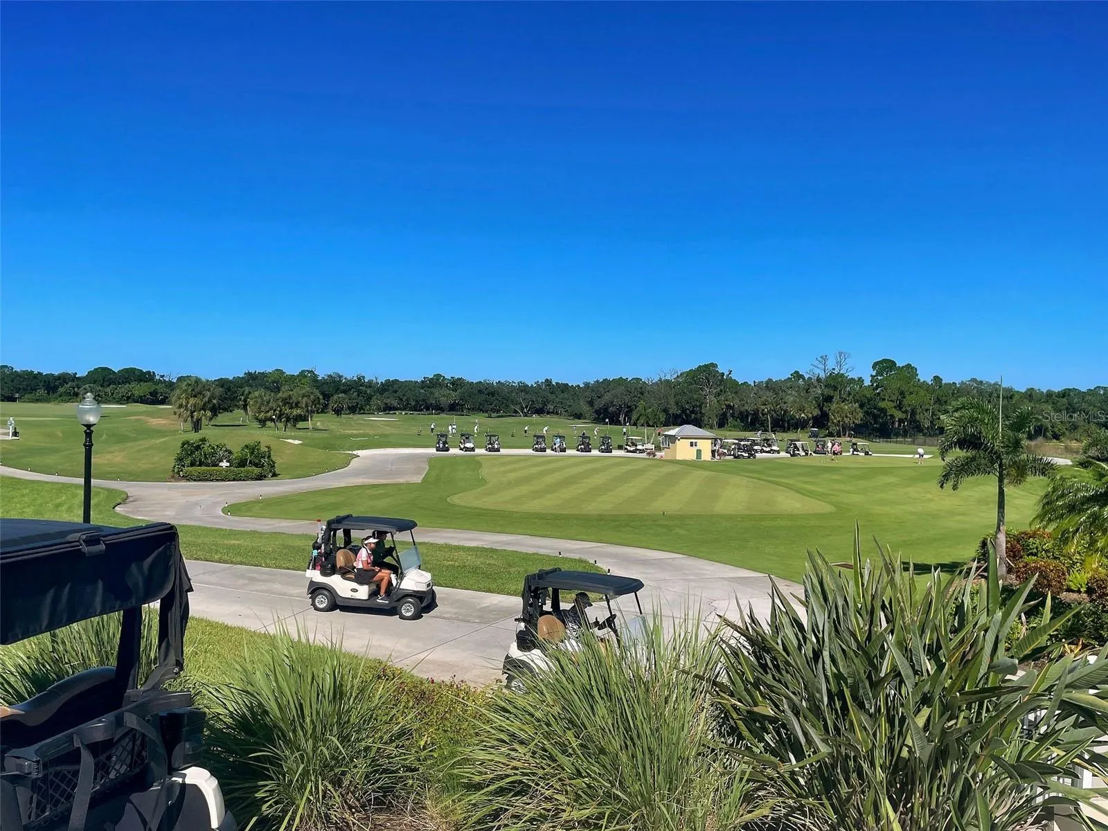 668 BACK NINE DR