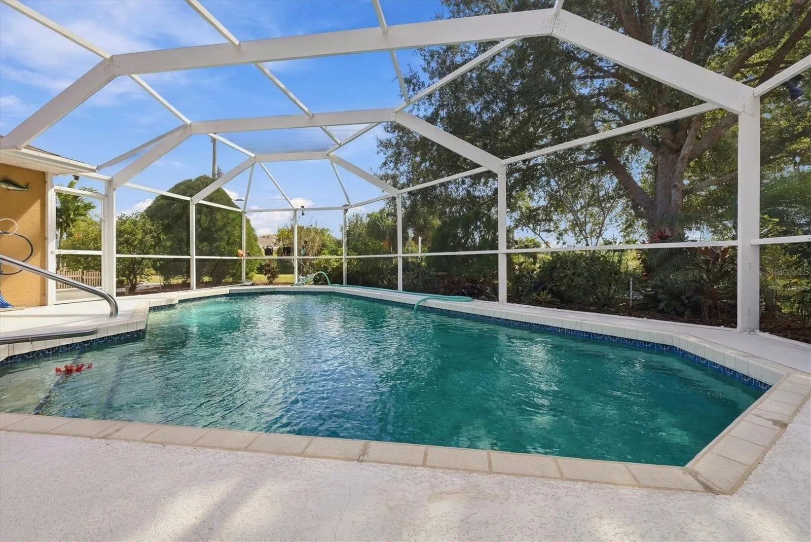 25197 CADIZ DR