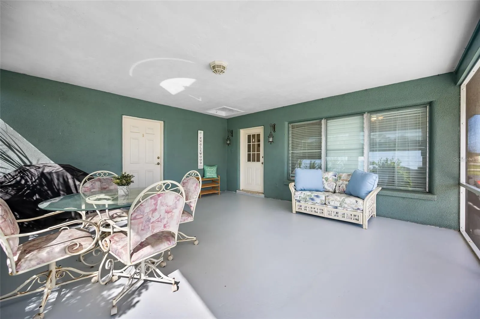 115 VIRGINIA CT