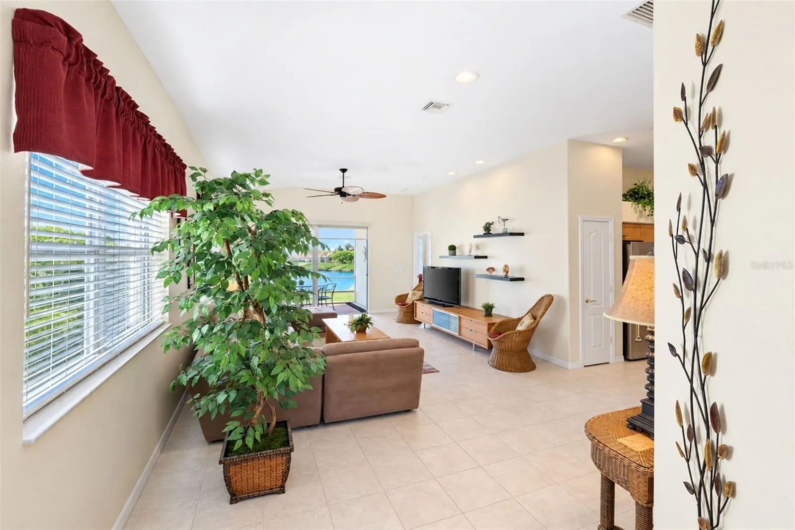 420 LEHALIS DR