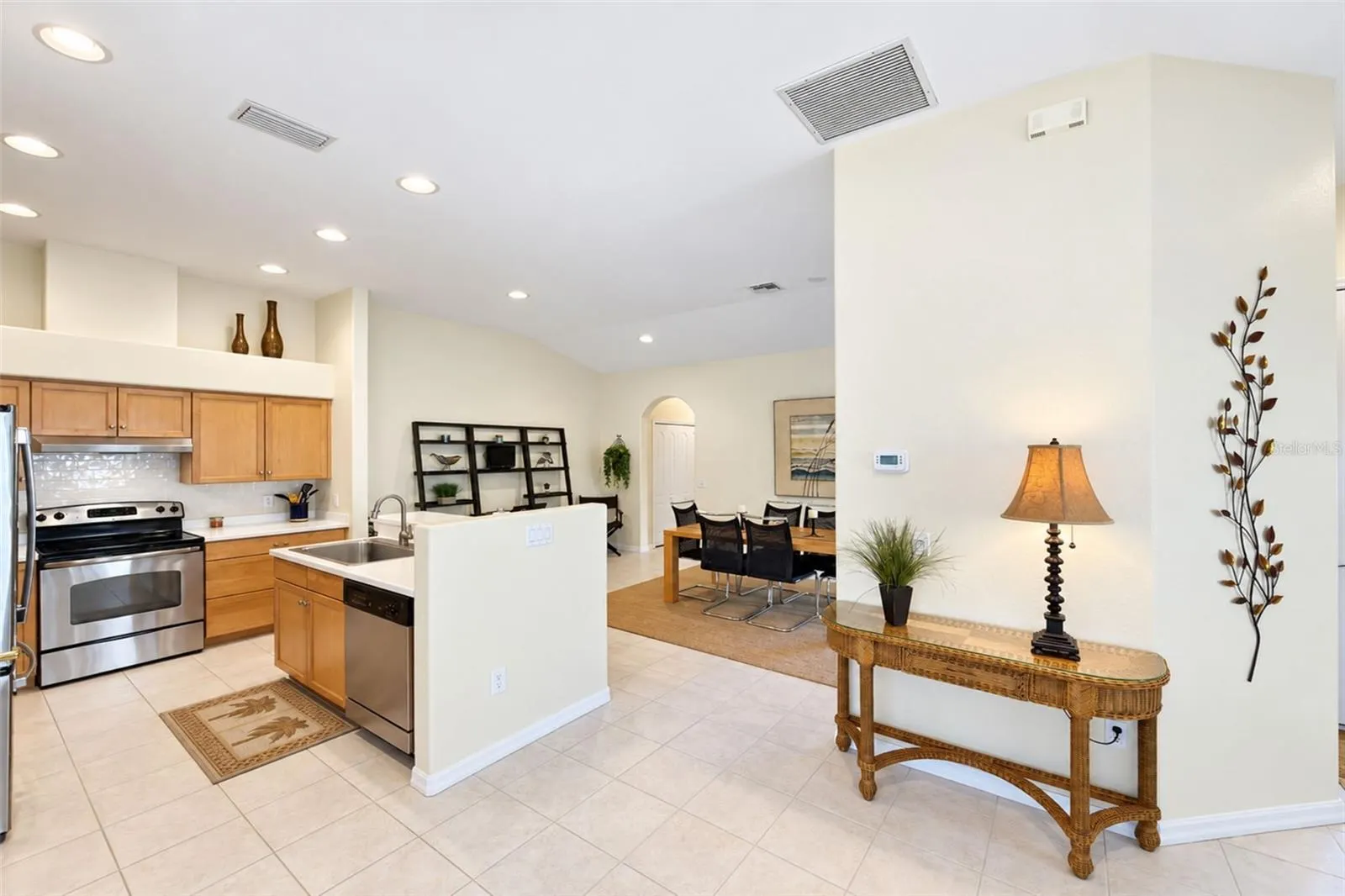 420 LEHALIS DR