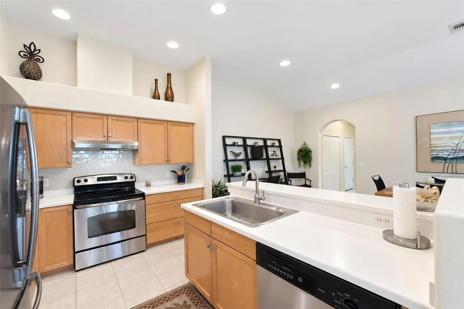 420 LEHALIS DR