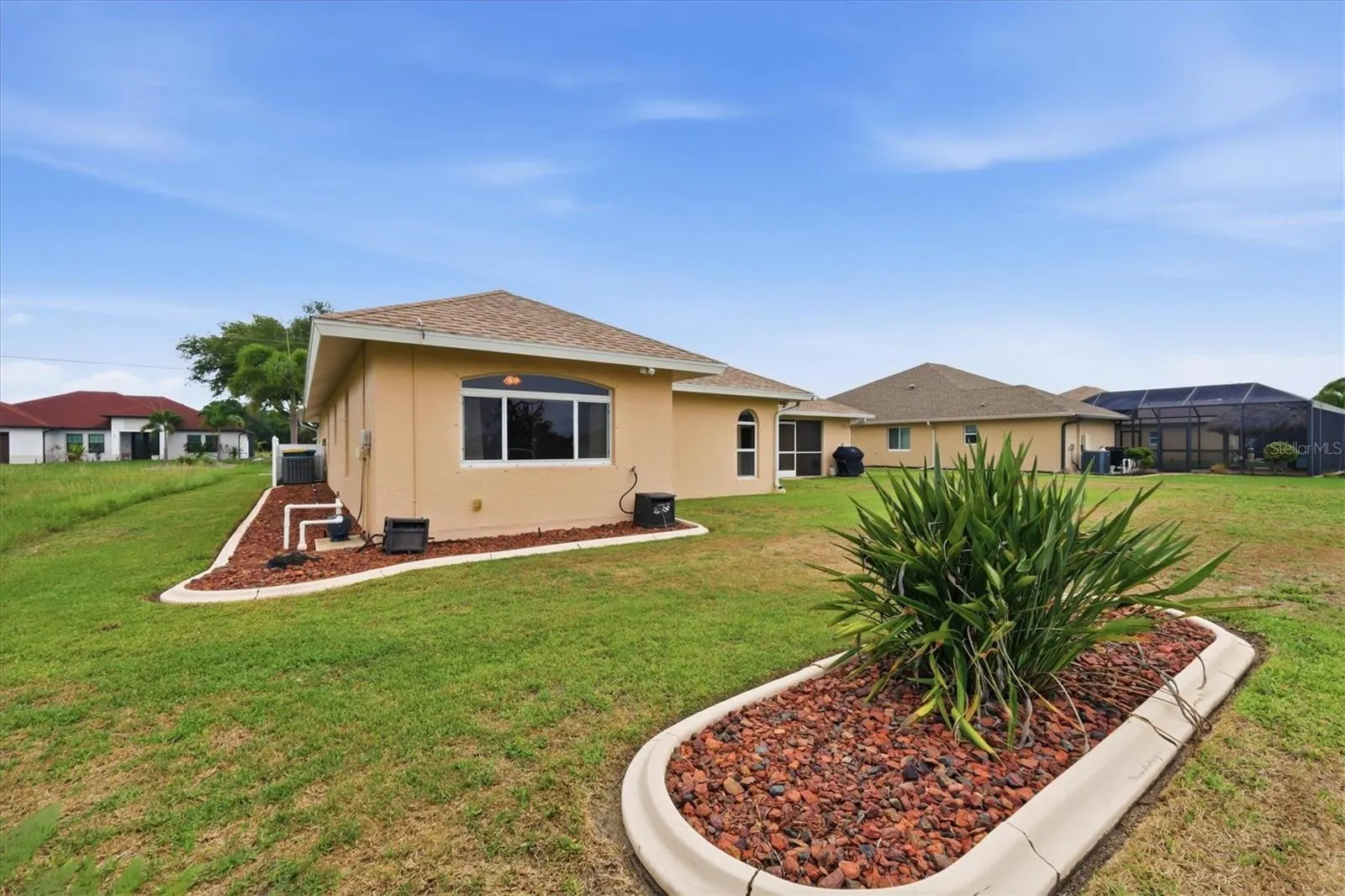 82 PINEHURST PL