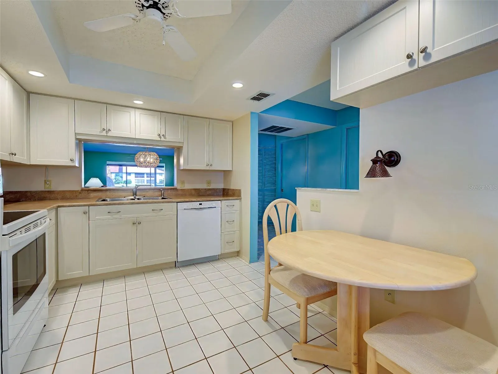 405 PINE HOLLOW CIR #405 #405