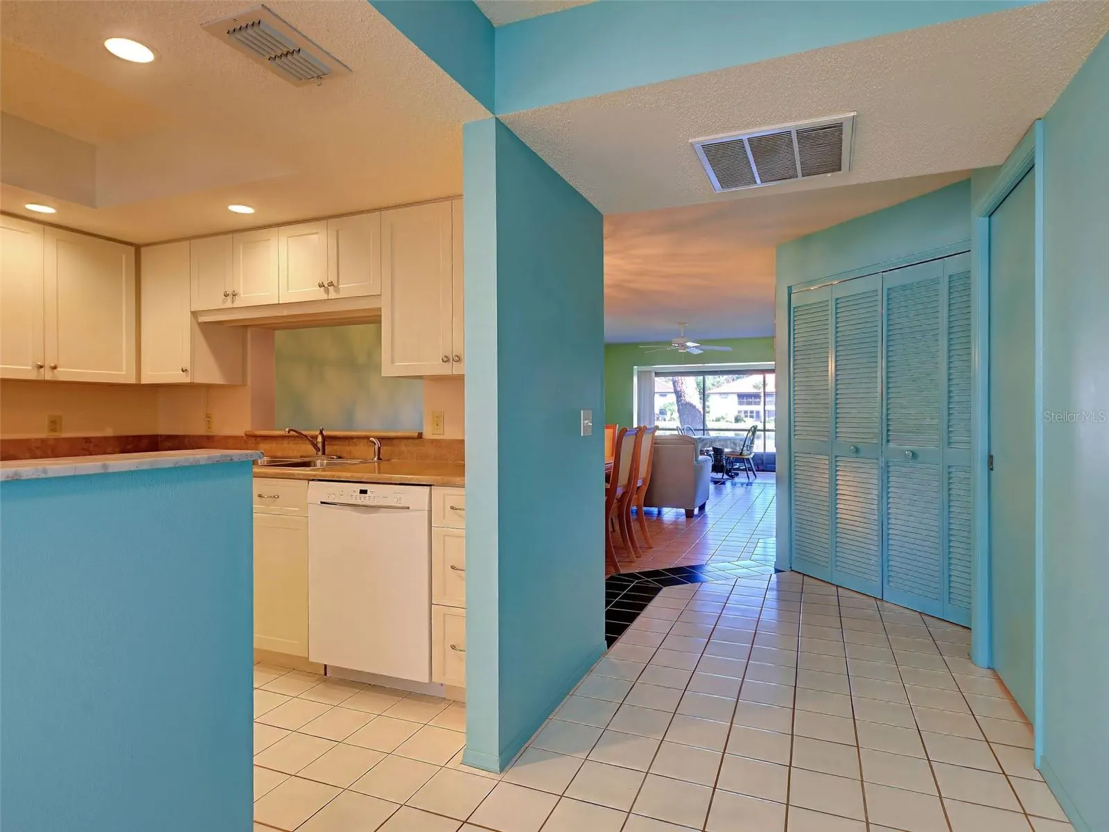 405 PINE HOLLOW CIR #405 #405