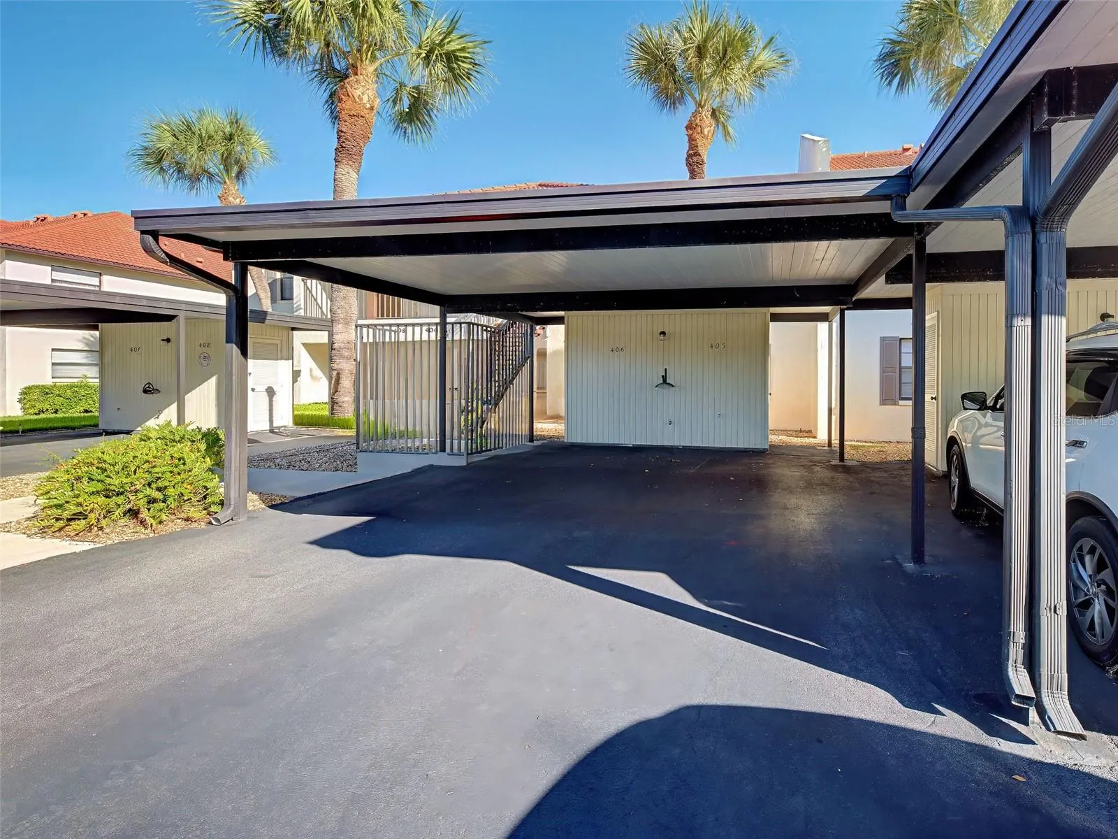 405 PINE HOLLOW CIR #405 #405