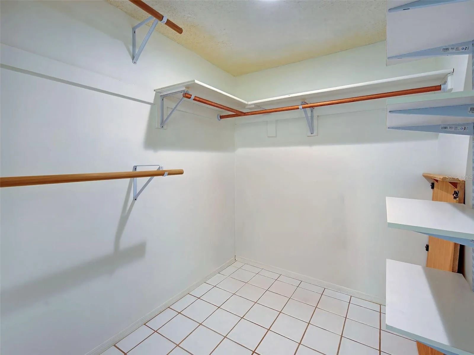 405 PINE HOLLOW CIR #405 #405