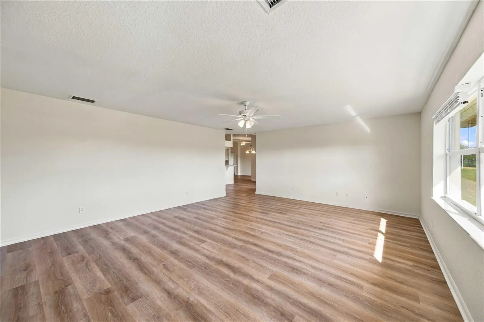 1159 BOUNDARY BLVD
