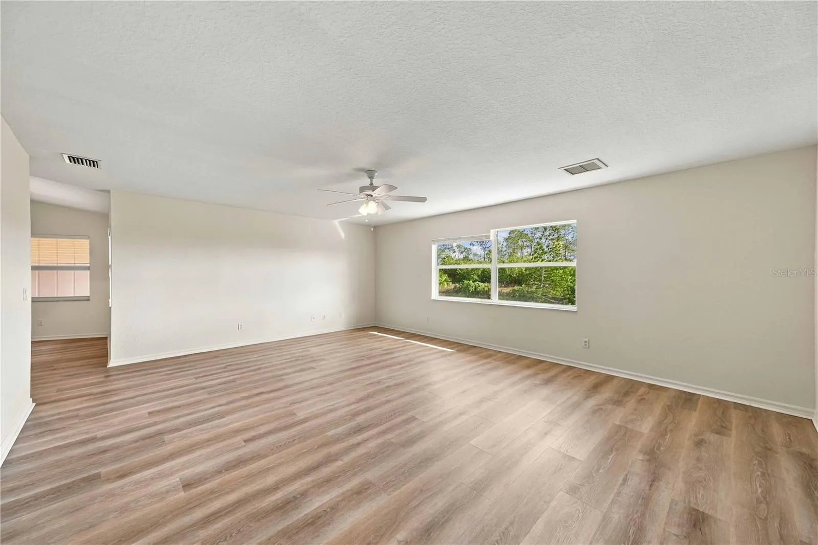 1159 BOUNDARY BLVD