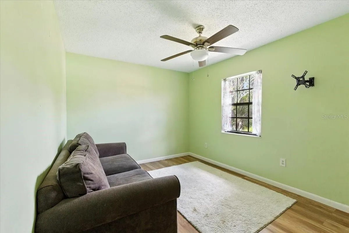 13 WASHINGTON PL