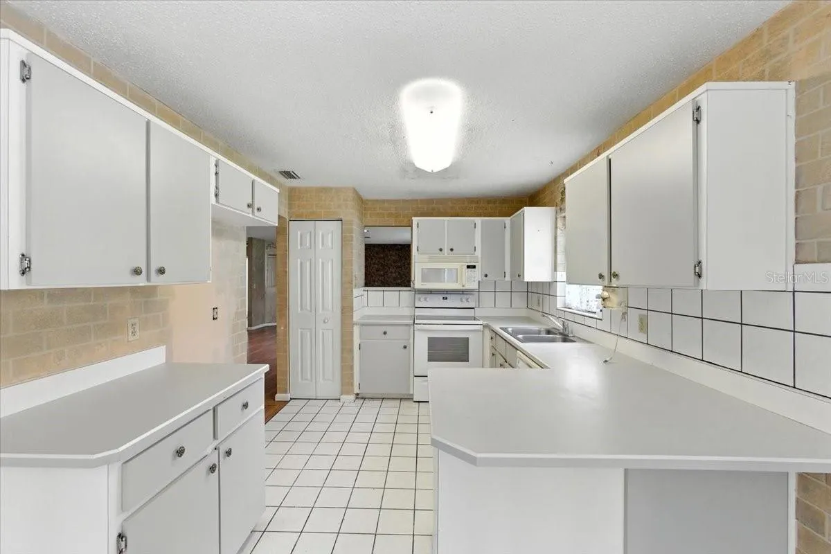 13 WASHINGTON PL