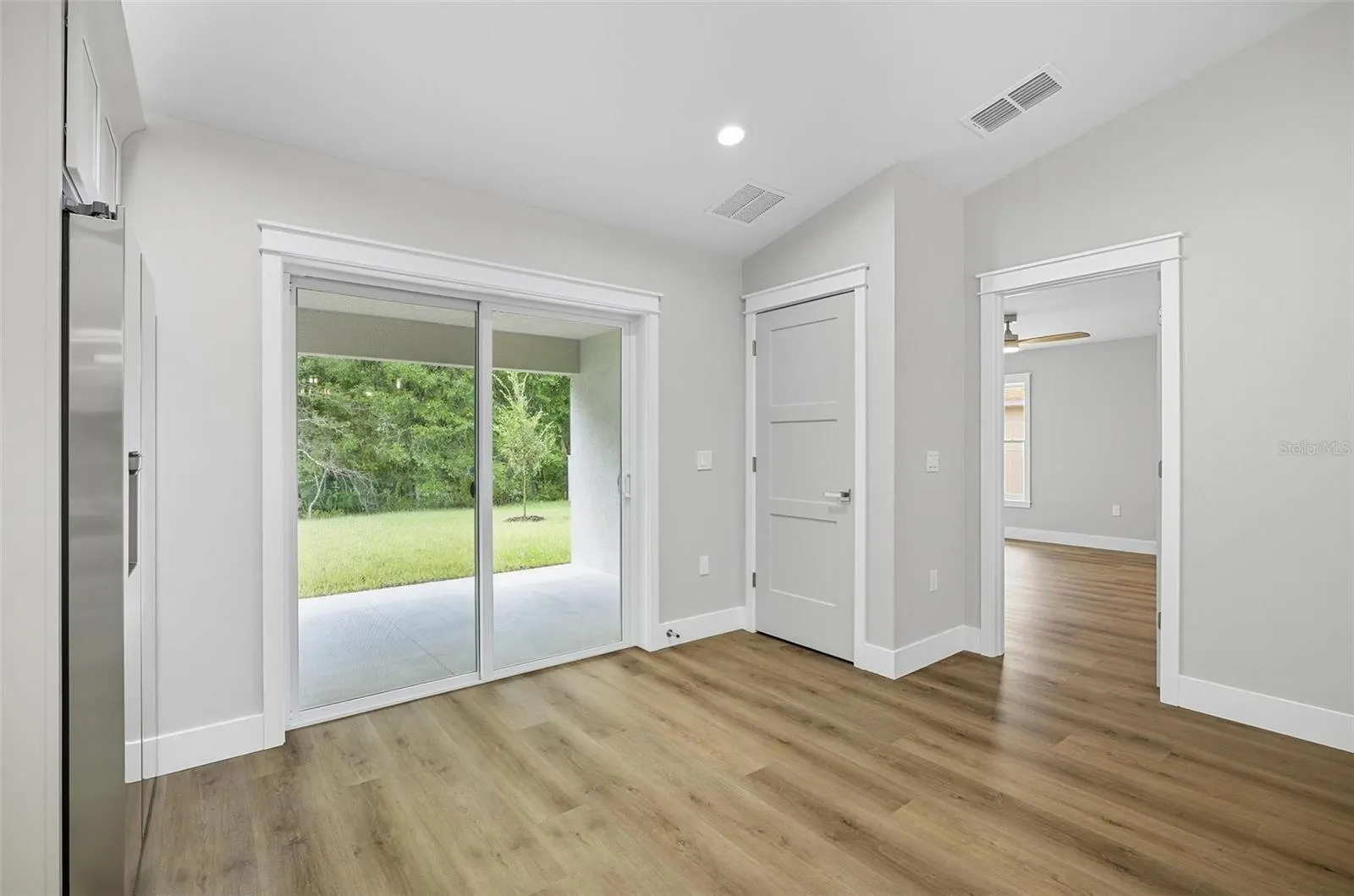 13 FANSHAWE LN