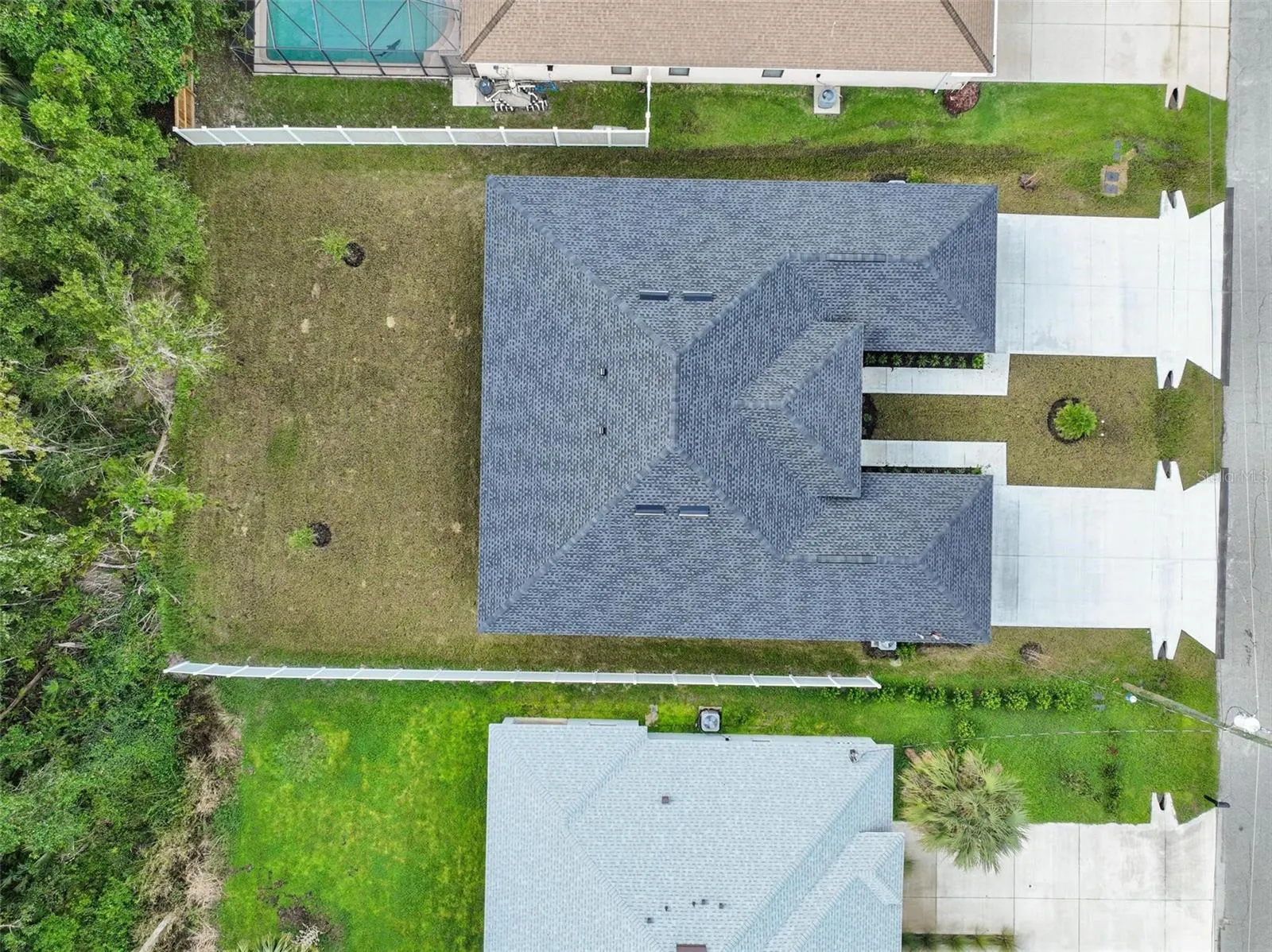 13 FANSHAWE LN