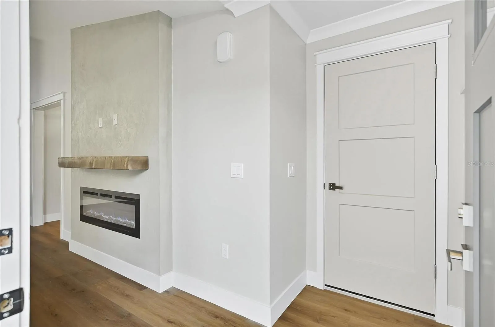 13 FANSHAWE LN
