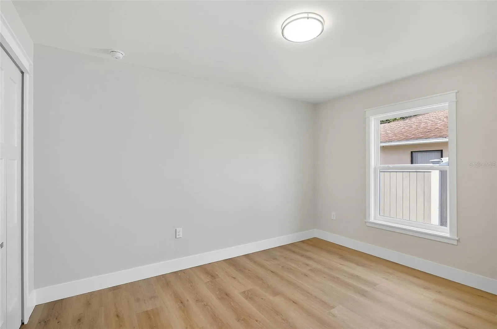 13 FANSHAWE LN