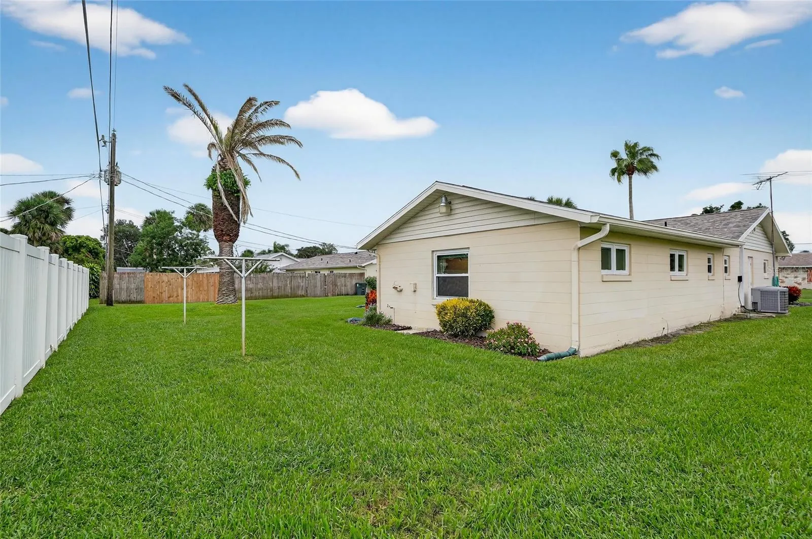 1125 SUNLAND RD
