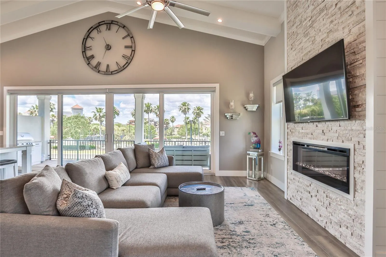 224 HARBOR VILLAGE PT N