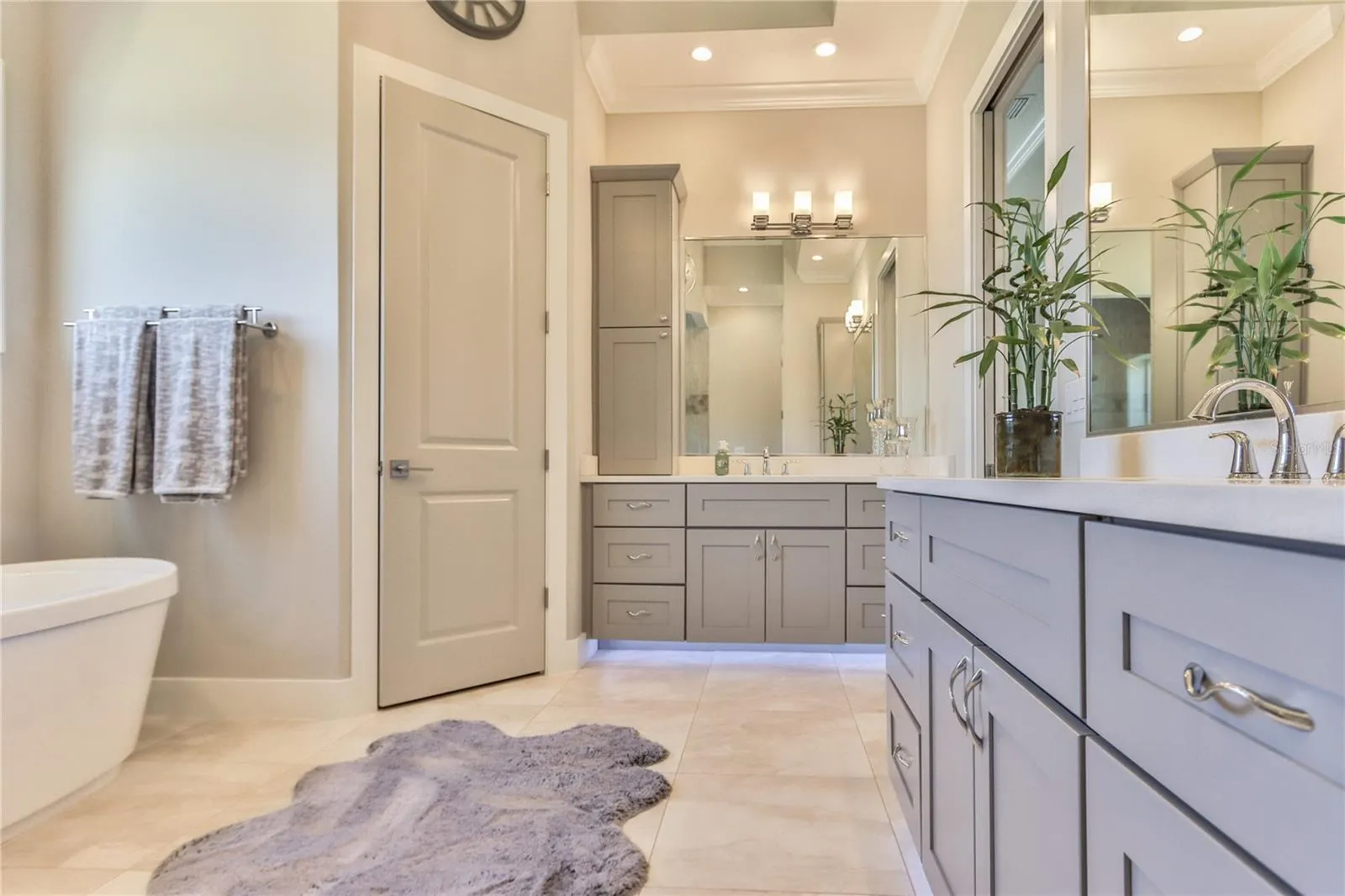 224 HARBOR VILLAGE PT N