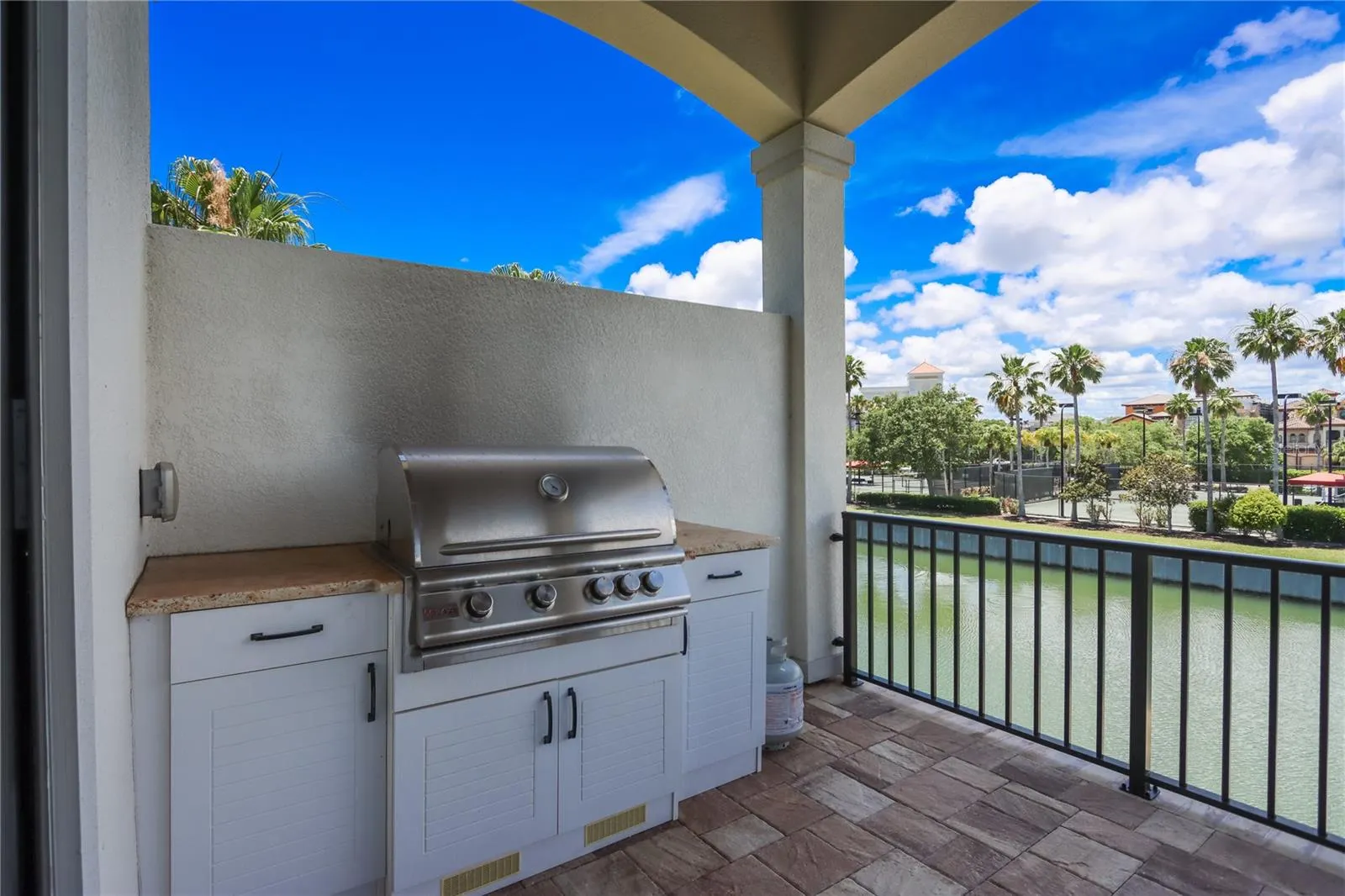 224 HARBOR VILLAGE PT N
