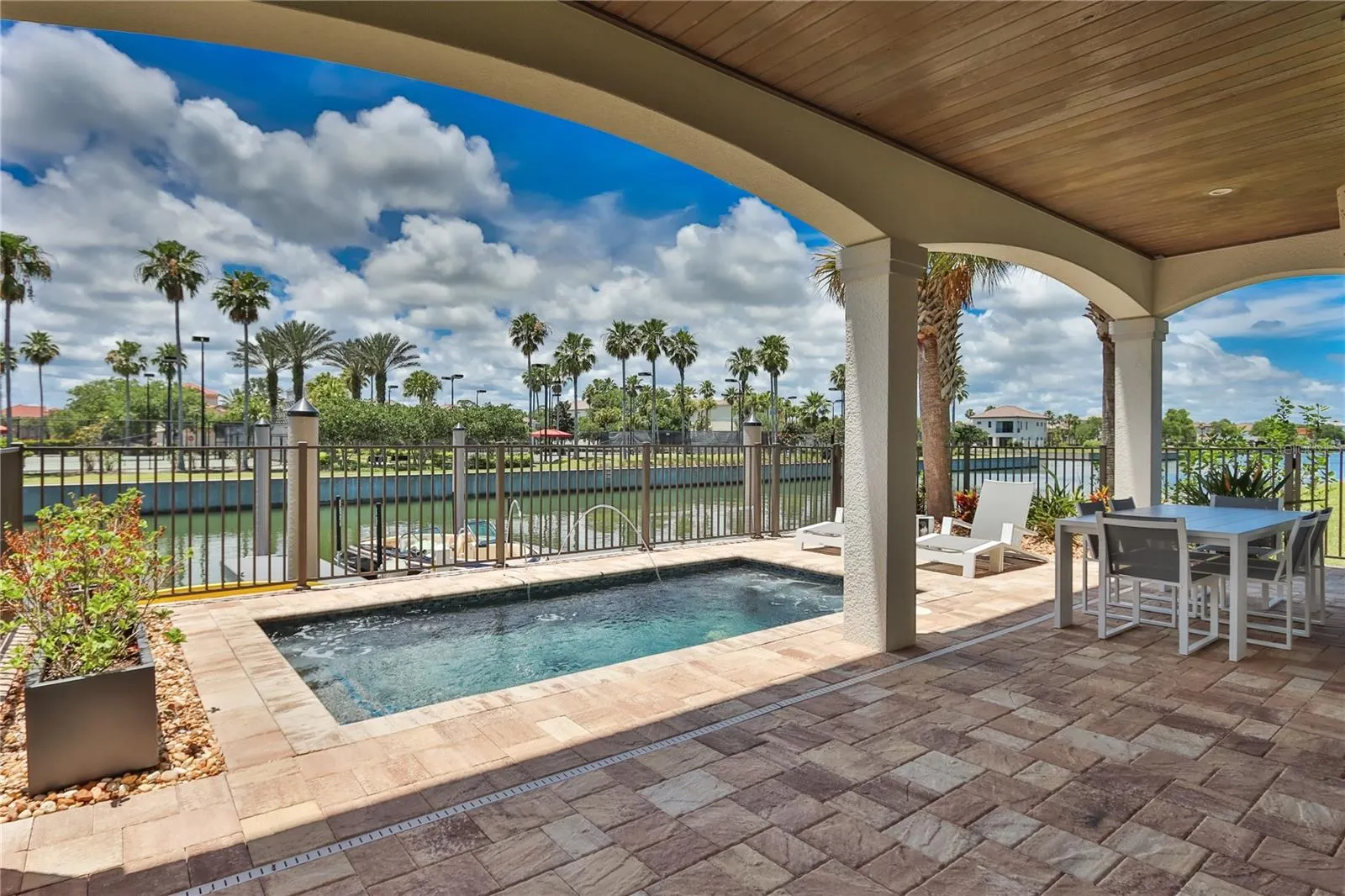 224 HARBOR VILLAGE PT N