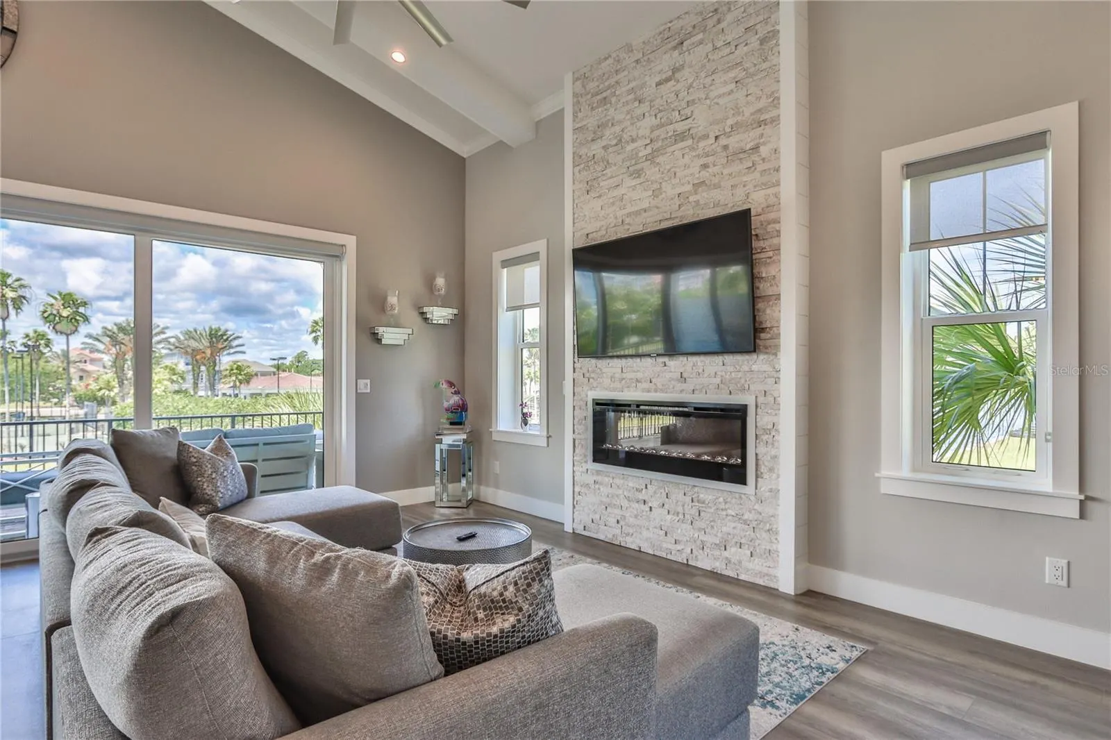 224 HARBOR VILLAGE PT N