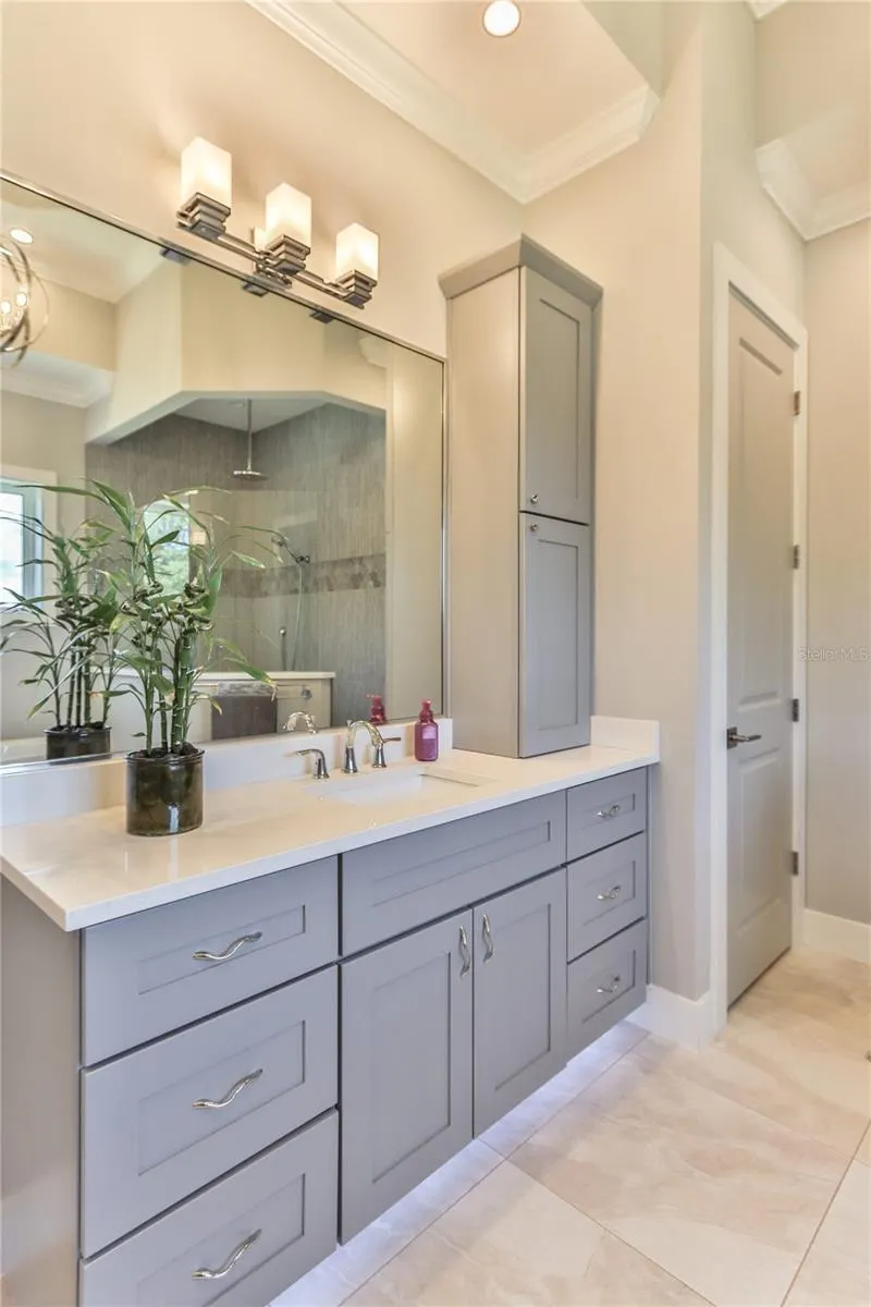224 HARBOR VILLAGE PT N