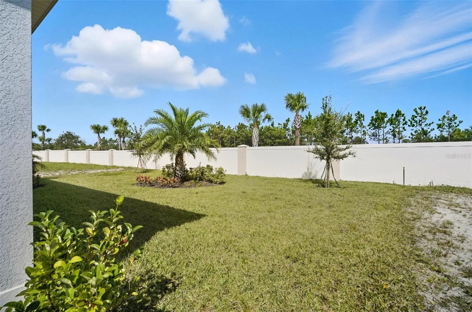 14 DEL PALMA DR