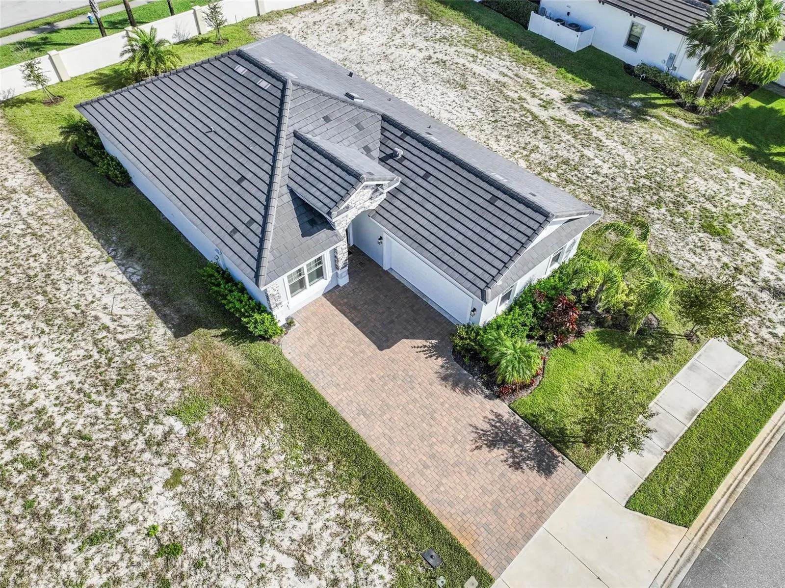 14 DEL PALMA DR