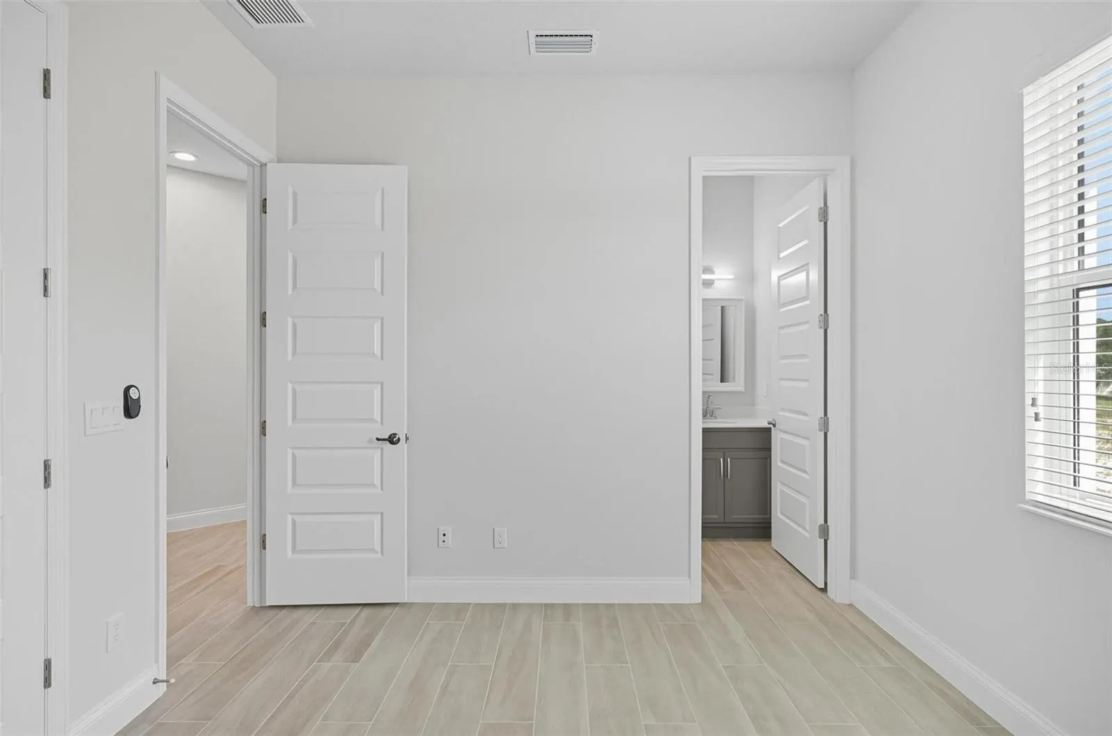 14 DEL PALMA DR