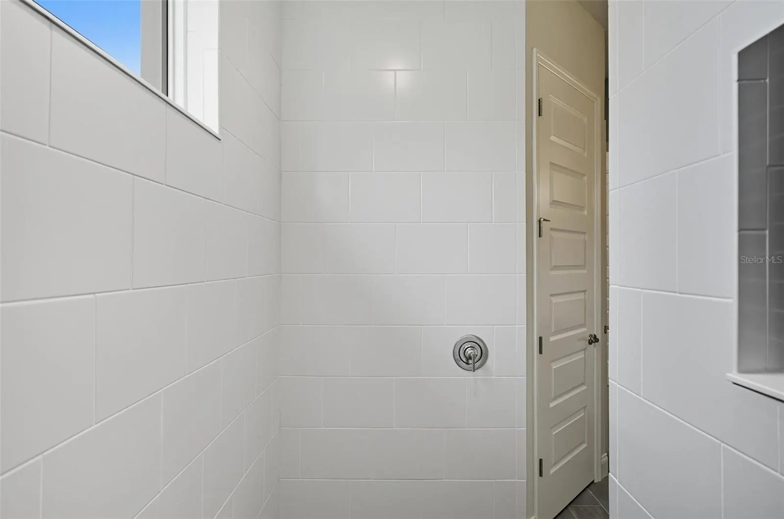 14 DEL PALMA DR