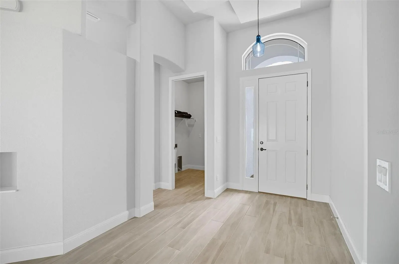 14 DEL PALMA DR