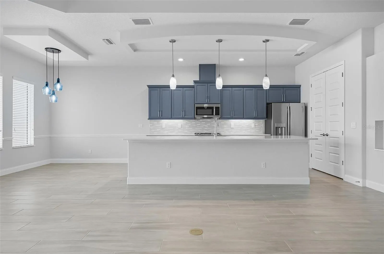 14 DEL PALMA DR