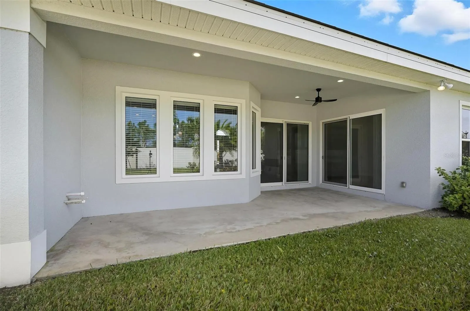 14 DEL PALMA DR