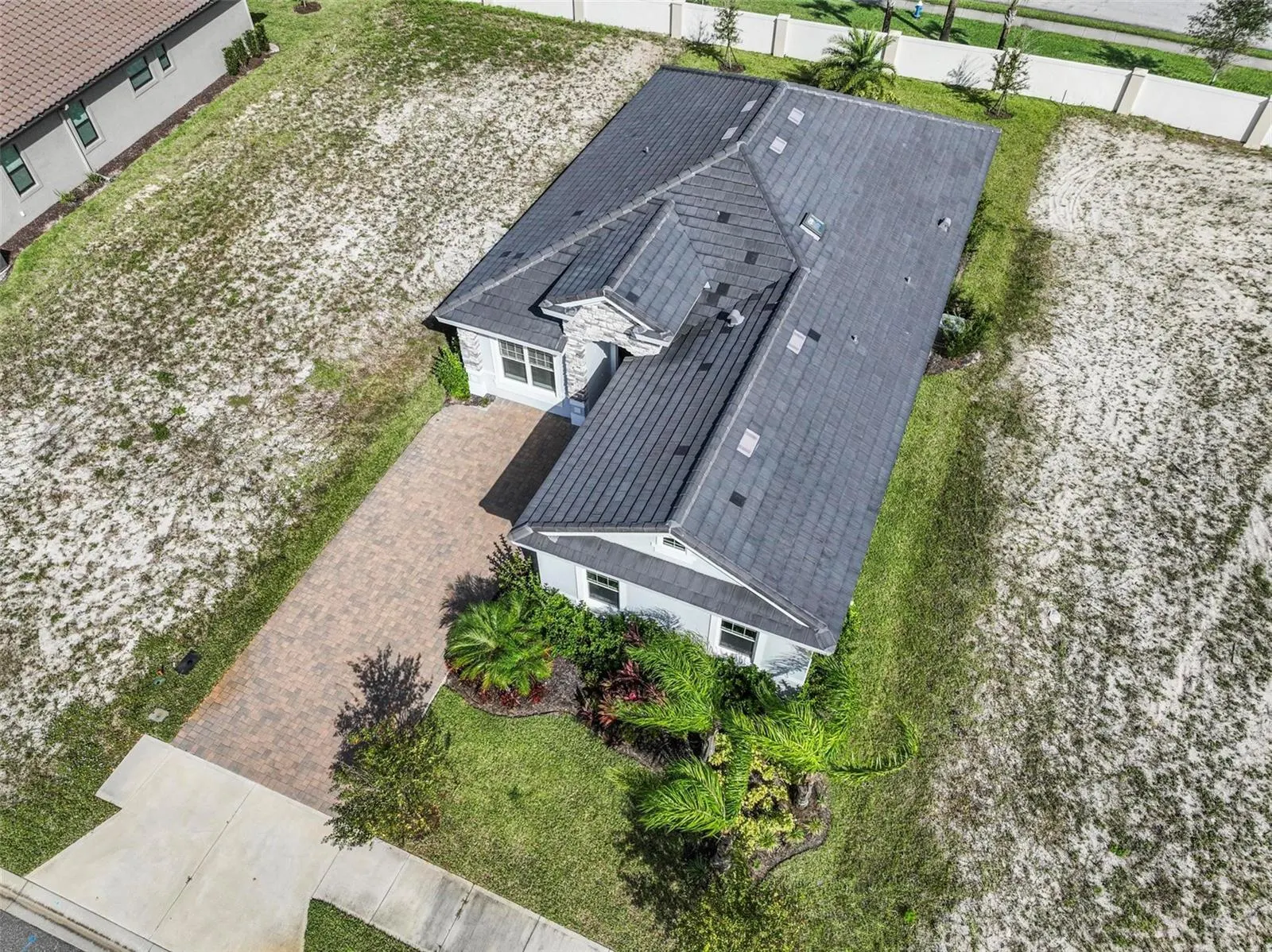 14 DEL PALMA DR