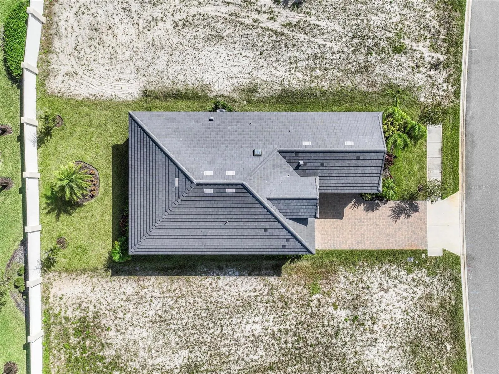 14 DEL PALMA DR