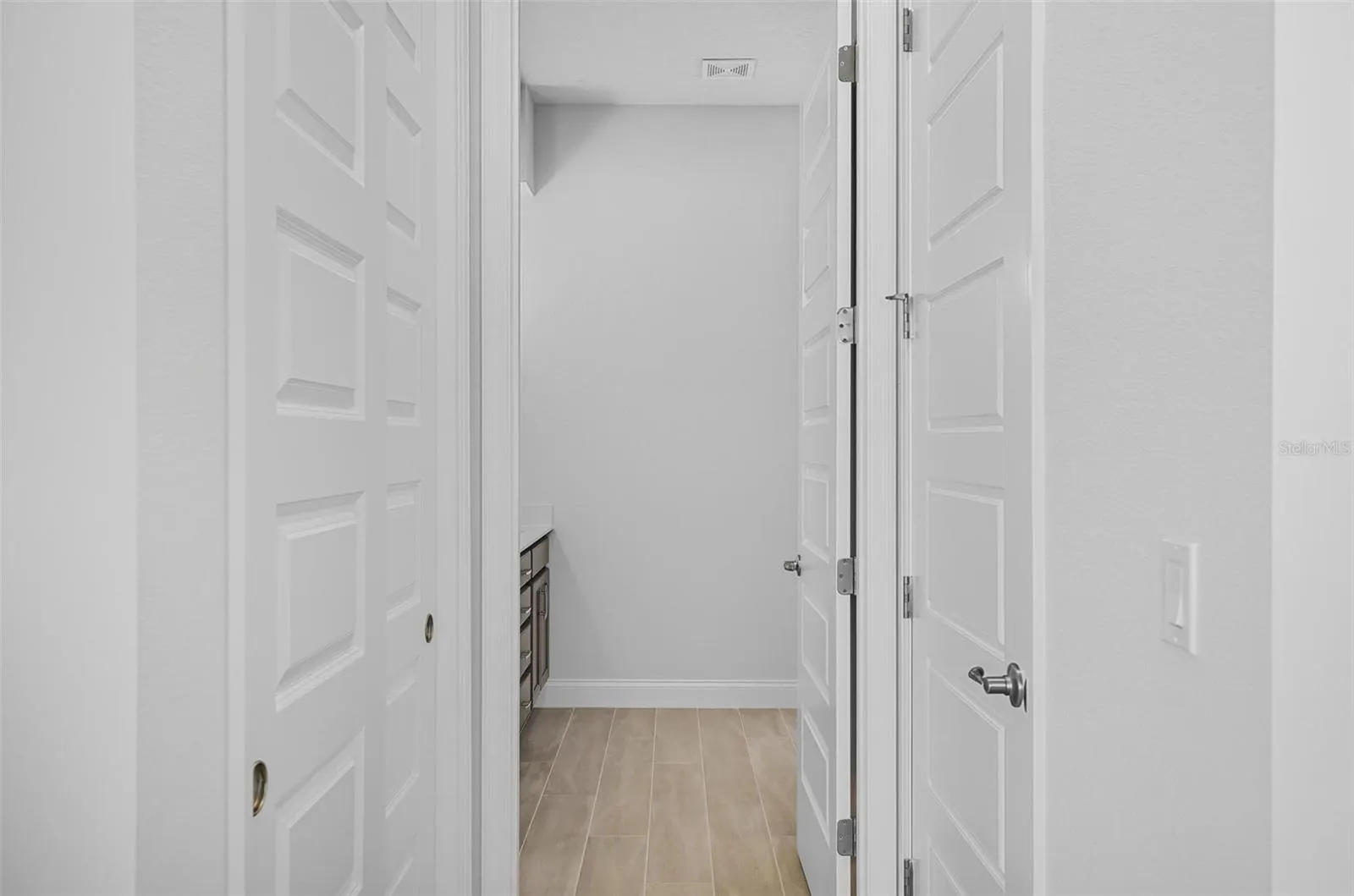 14 DEL PALMA DR
