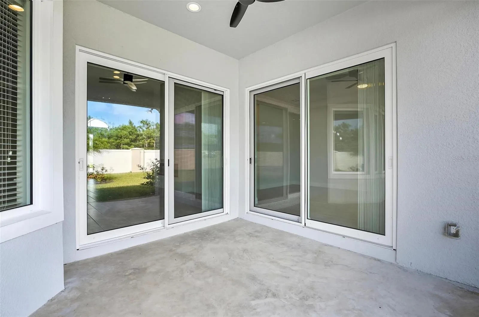 14 DEL PALMA DR
