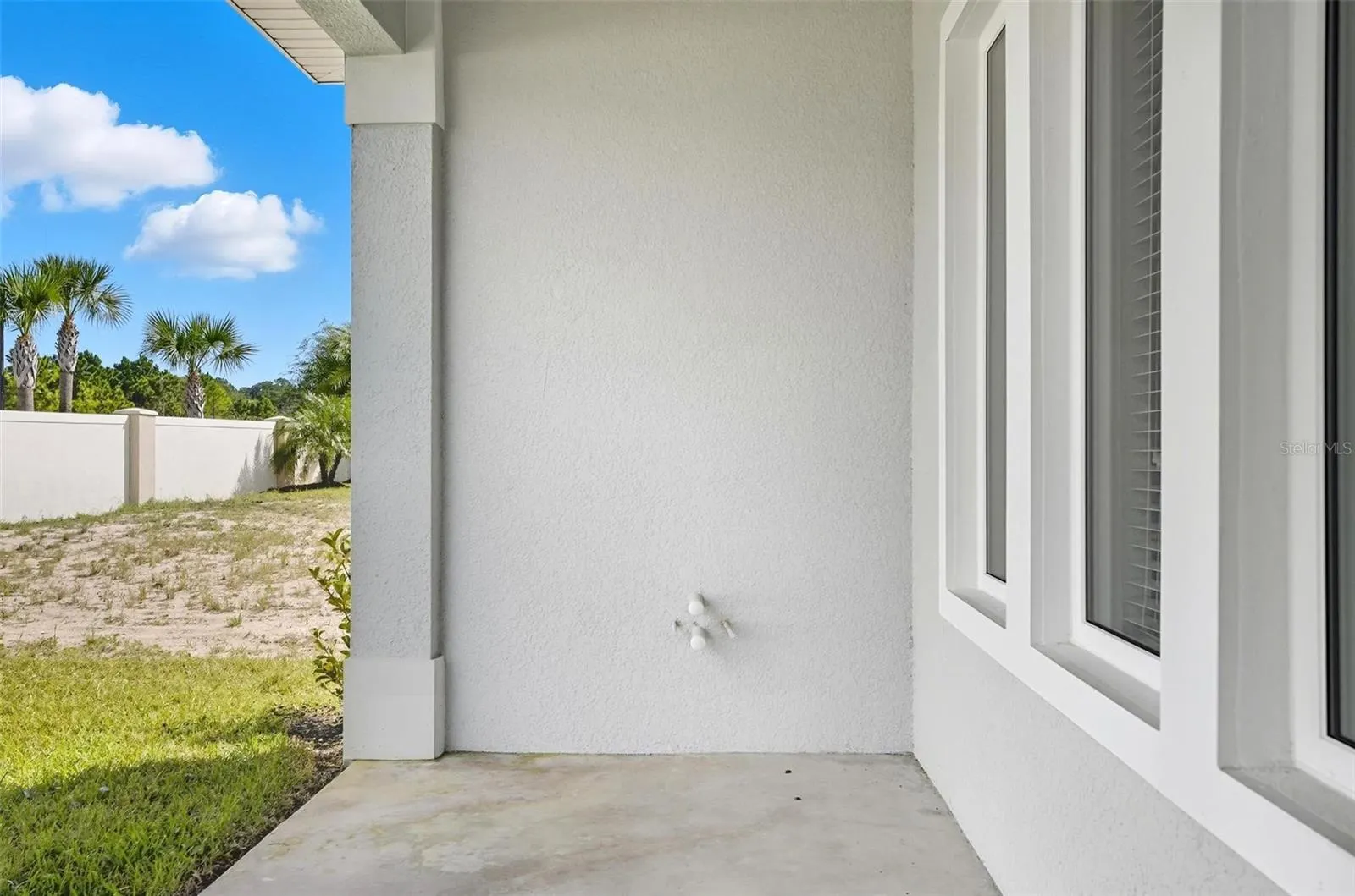 14 DEL PALMA DR