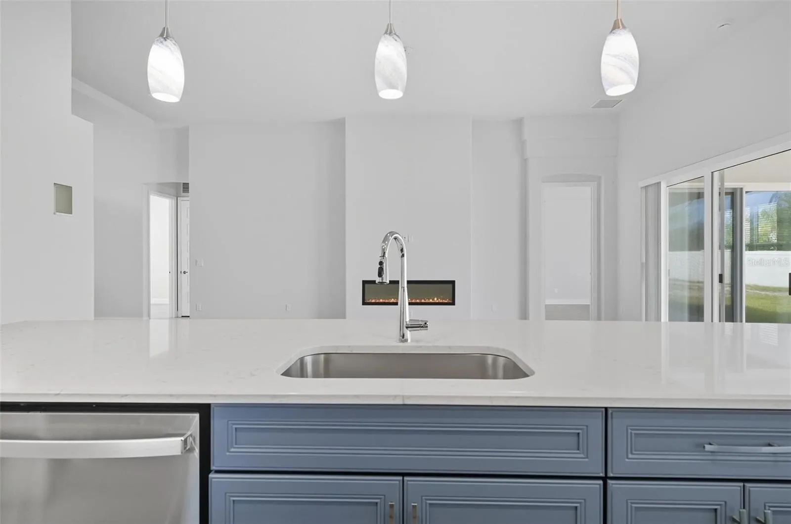 14 DEL PALMA DR
