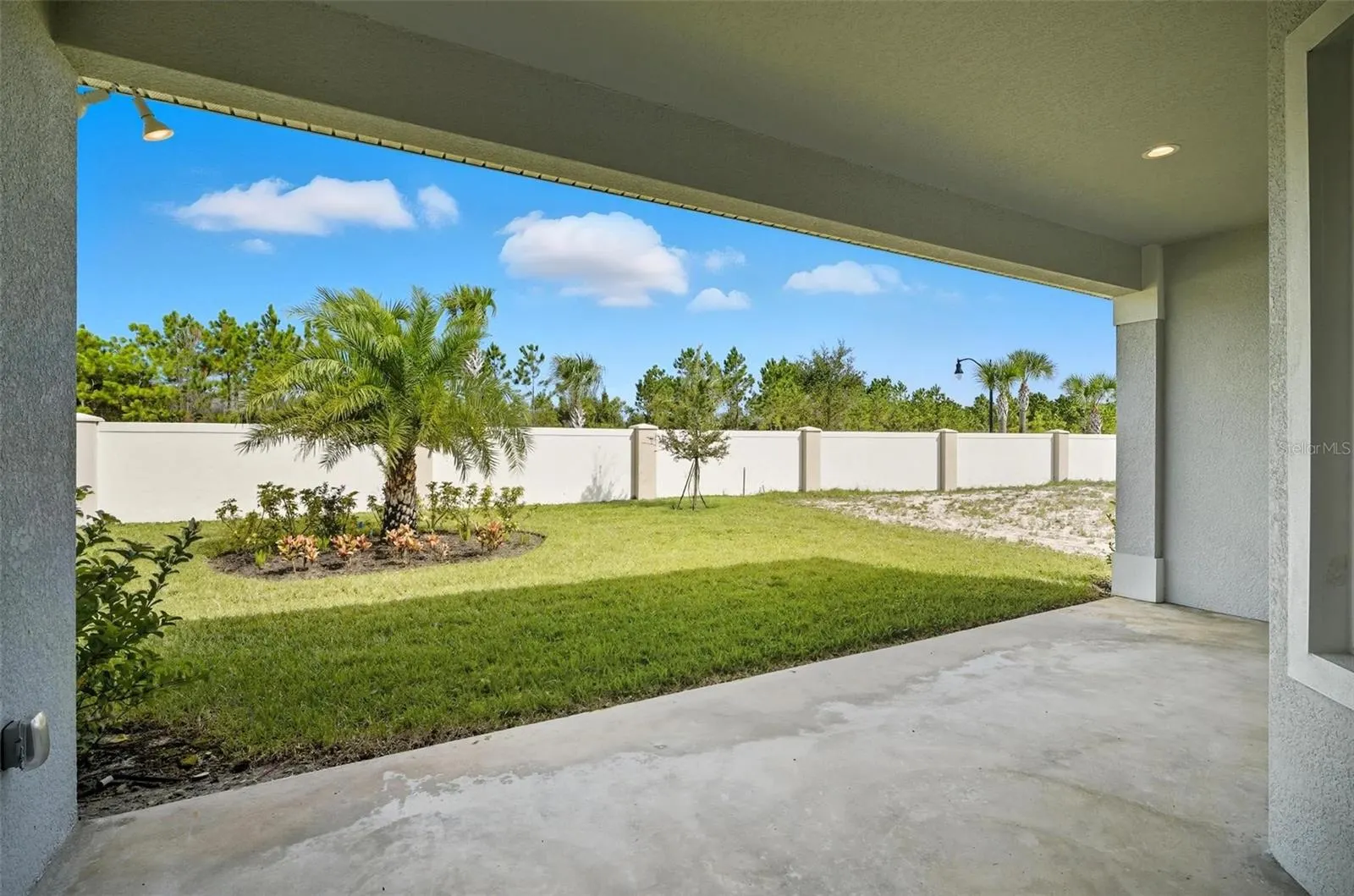 14 DEL PALMA DR