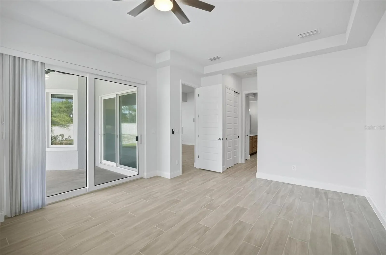 14 DEL PALMA DR