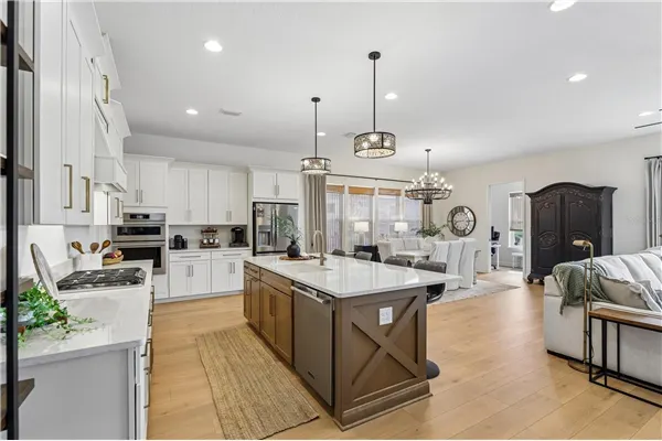 136 IRIS CREEK DR