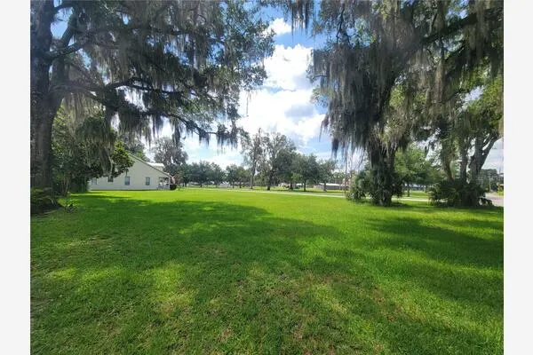 S LAKEVIEW DR