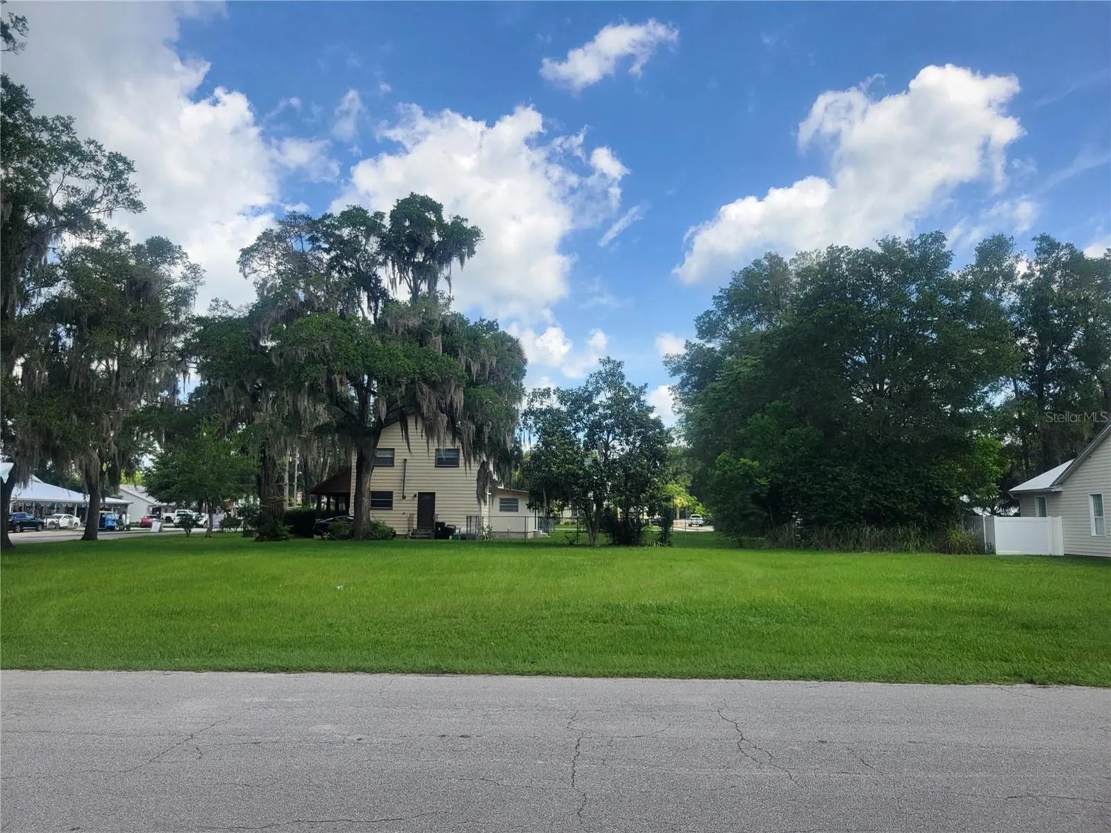 S LAKEVIEW DR
