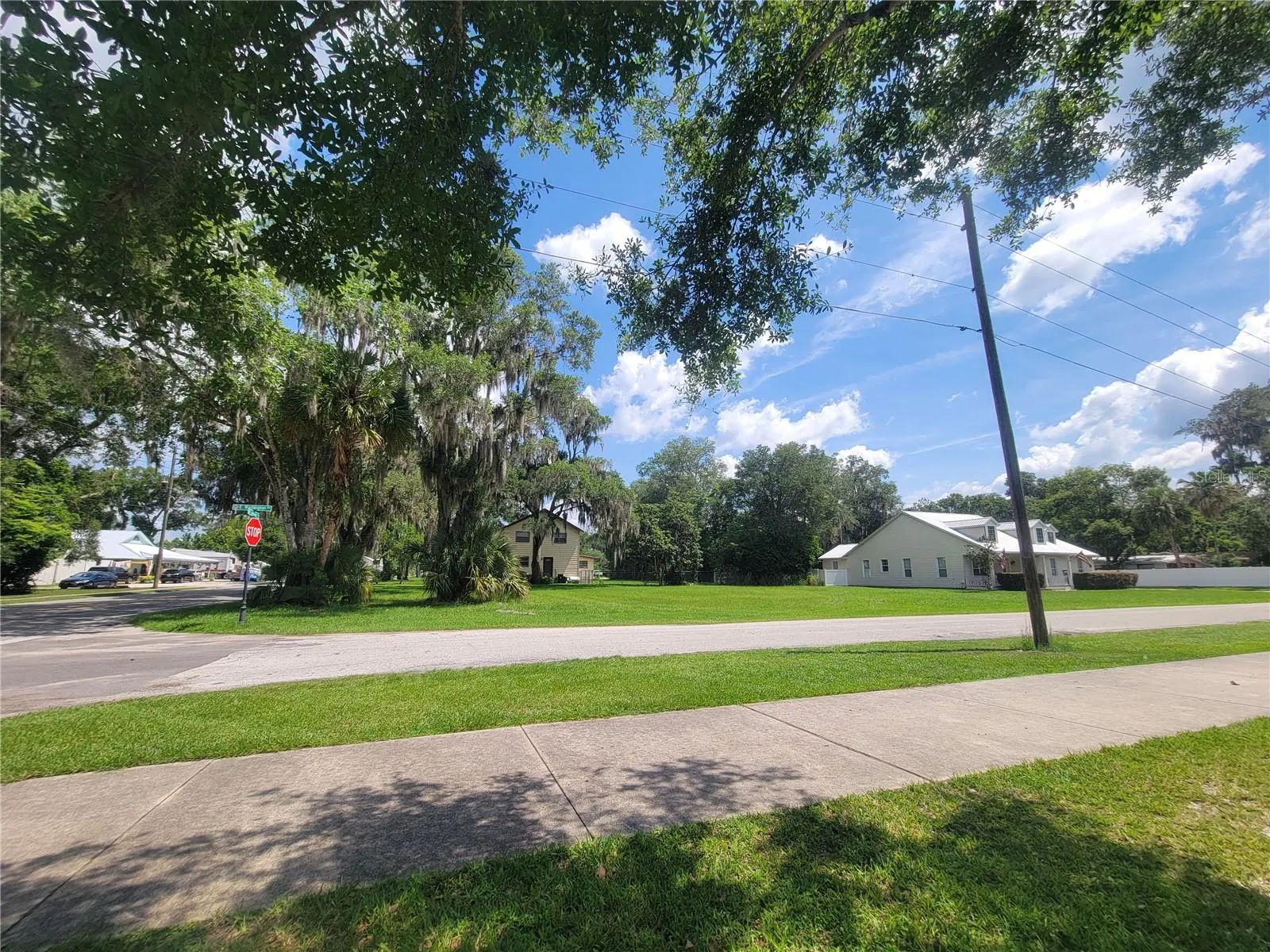 S LAKEVIEW DR