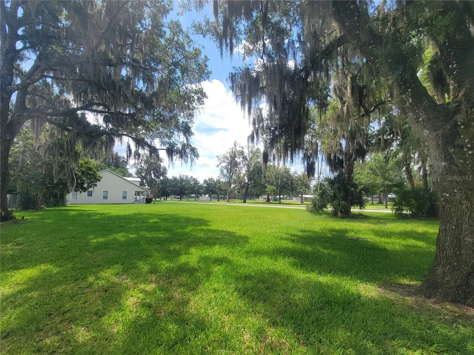S LAKEVIEW DR