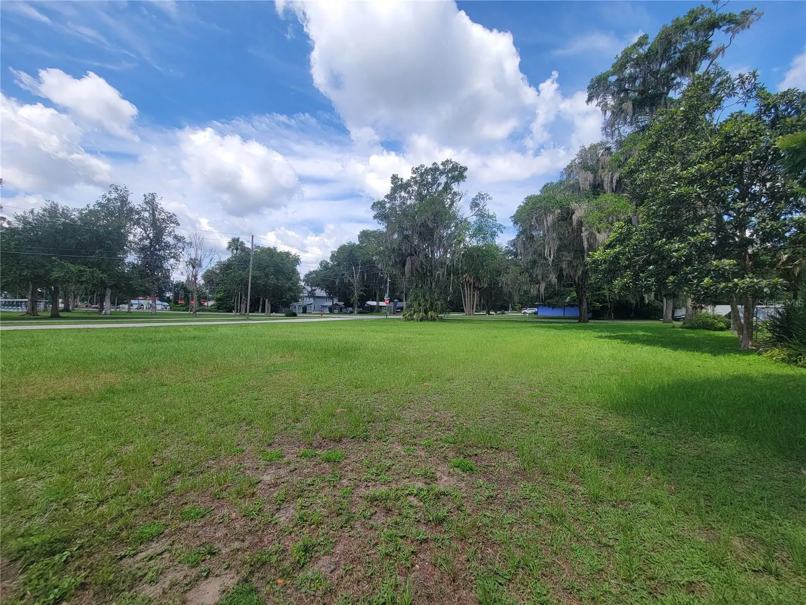 S LAKEVIEW DR