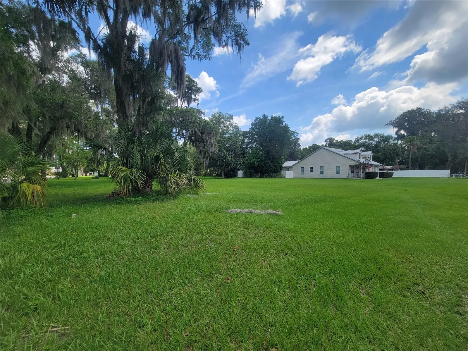S LAKEVIEW DR