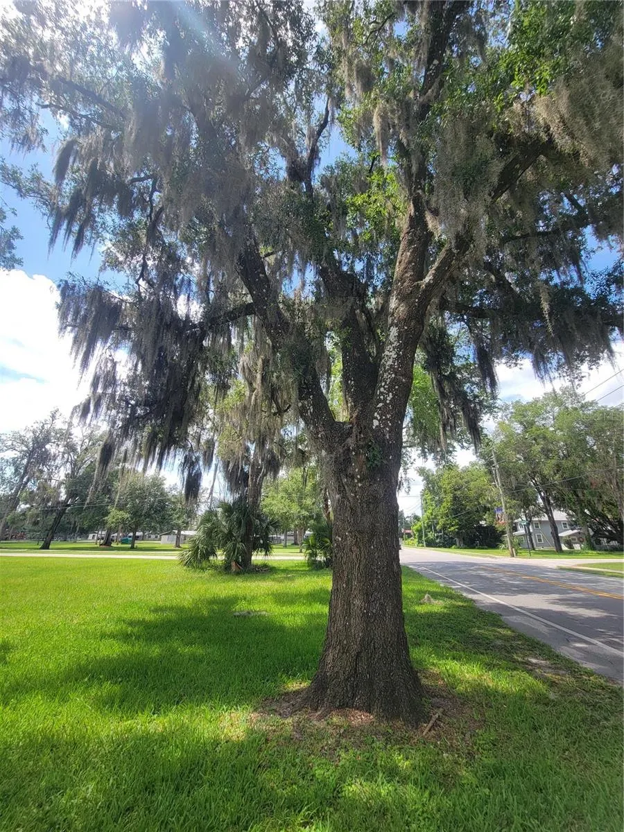 S LAKEVIEW DR
